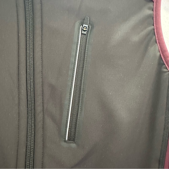 Smartwool Active Fleece Insulated Wind Vest Medium Eggplant Black EUC - Picture 4 of 10